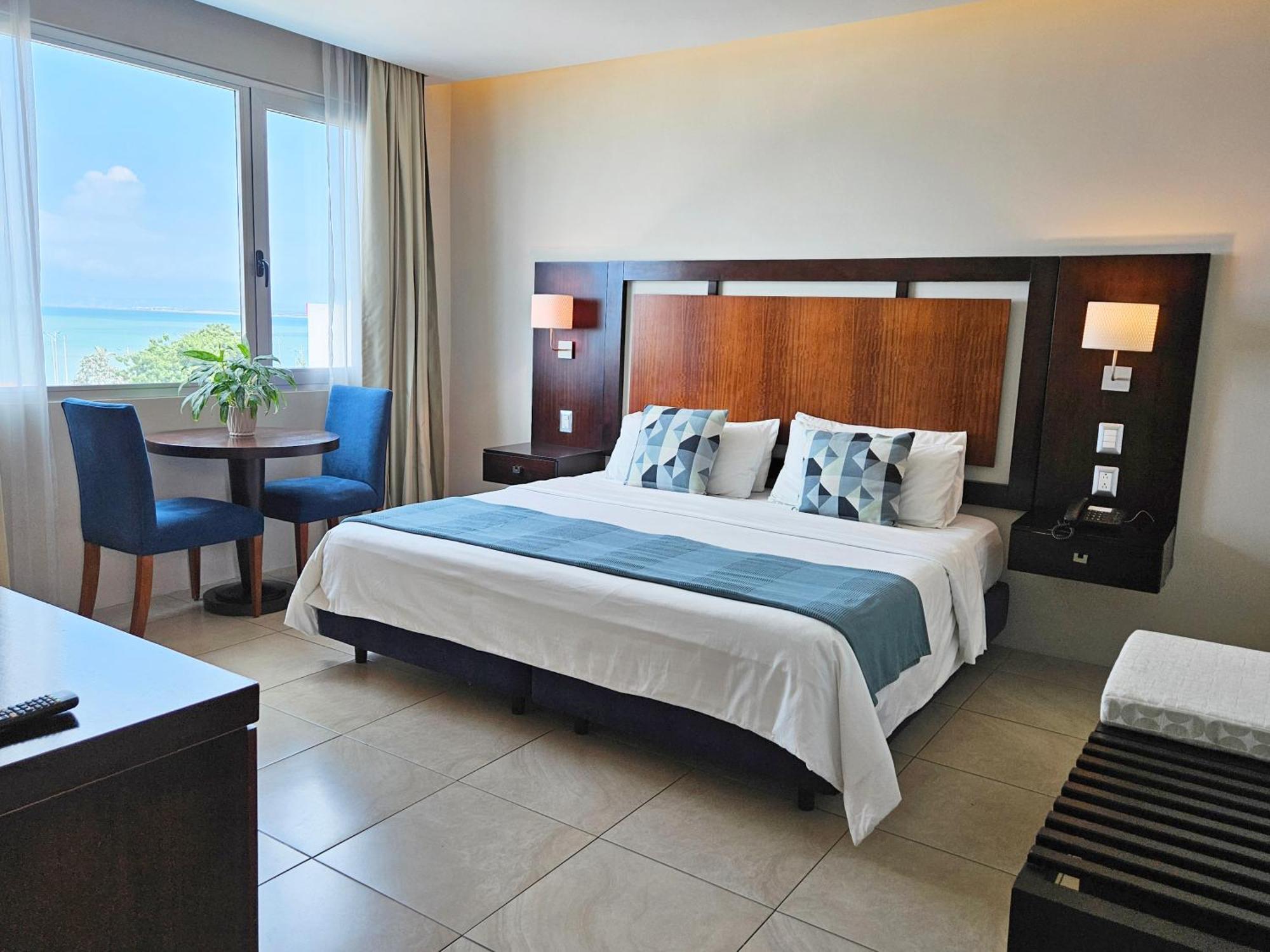 Hotel Perla Spondylus Manta Buitenkant foto