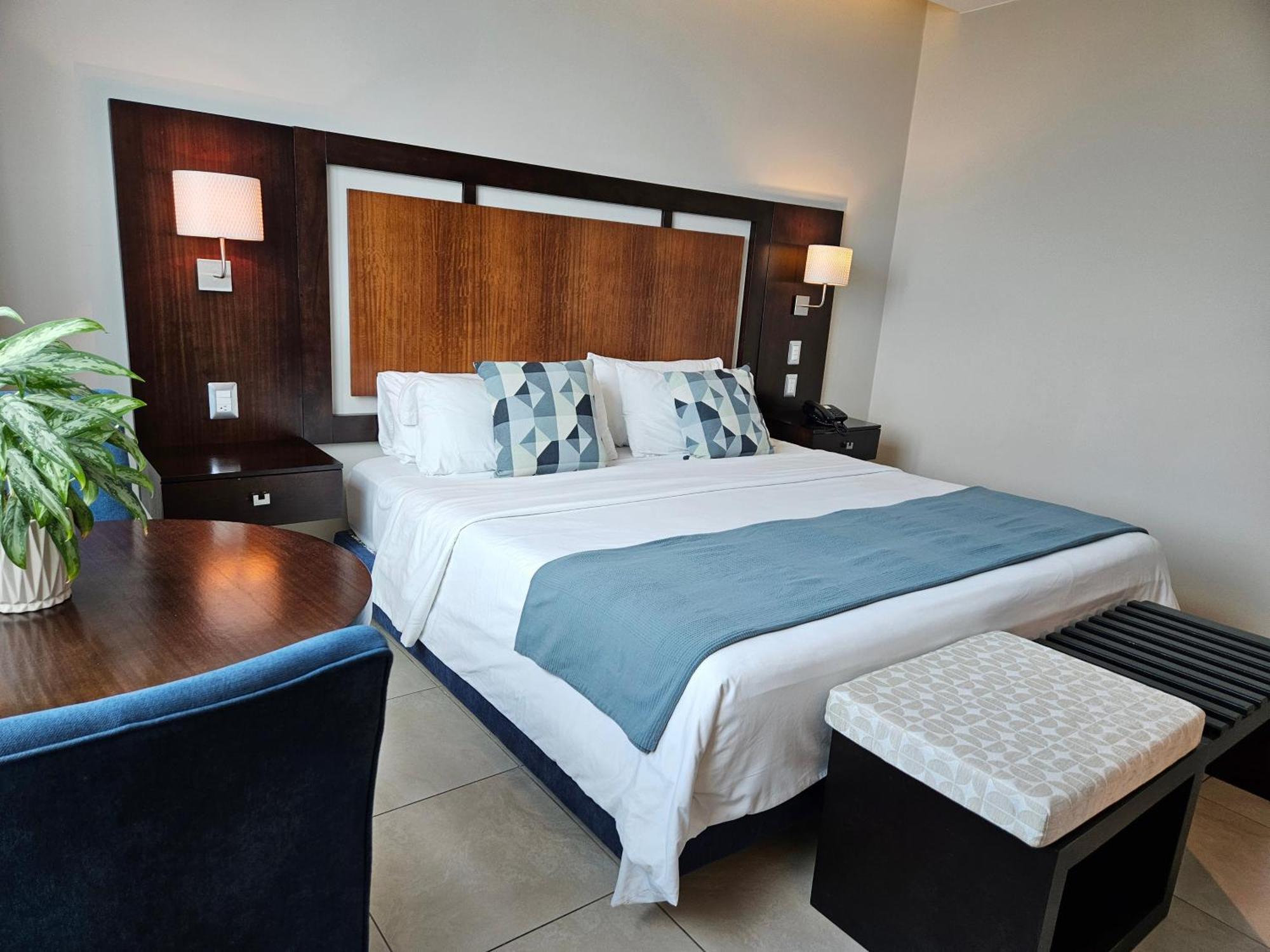 Hotel Perla Spondylus Manta Buitenkant foto
