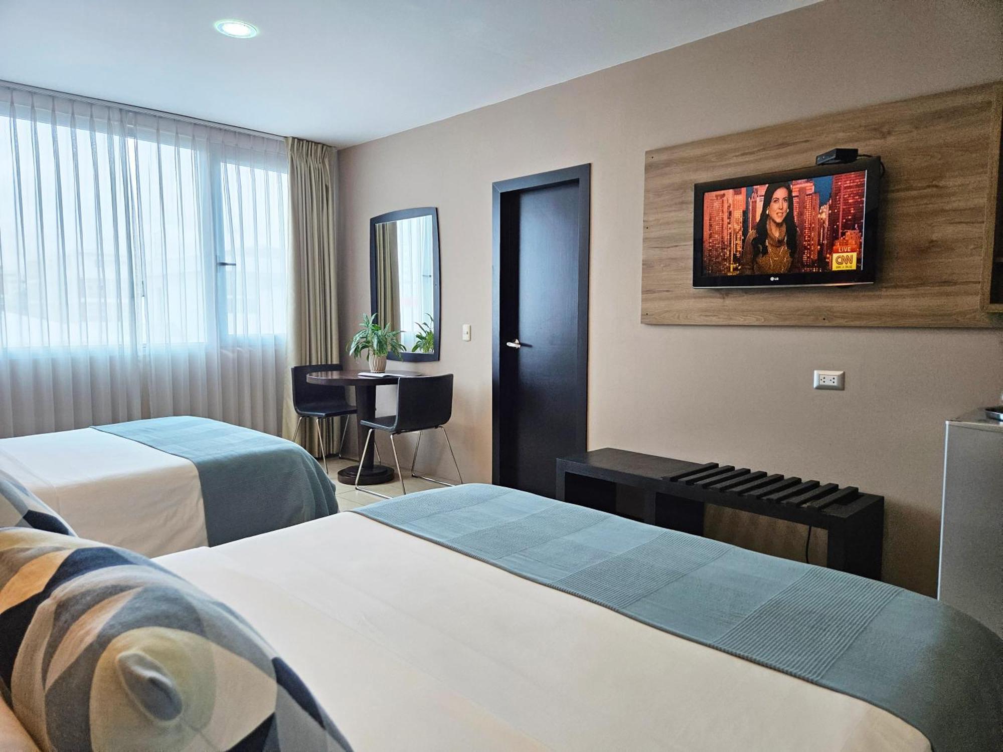 Hotel Perla Spondylus Manta Buitenkant foto
