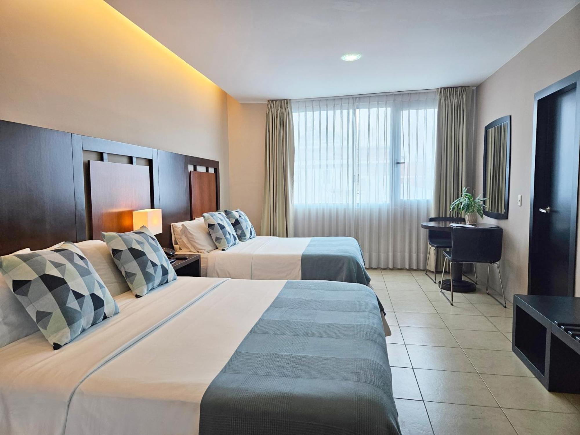 Hotel Perla Spondylus Manta Buitenkant foto