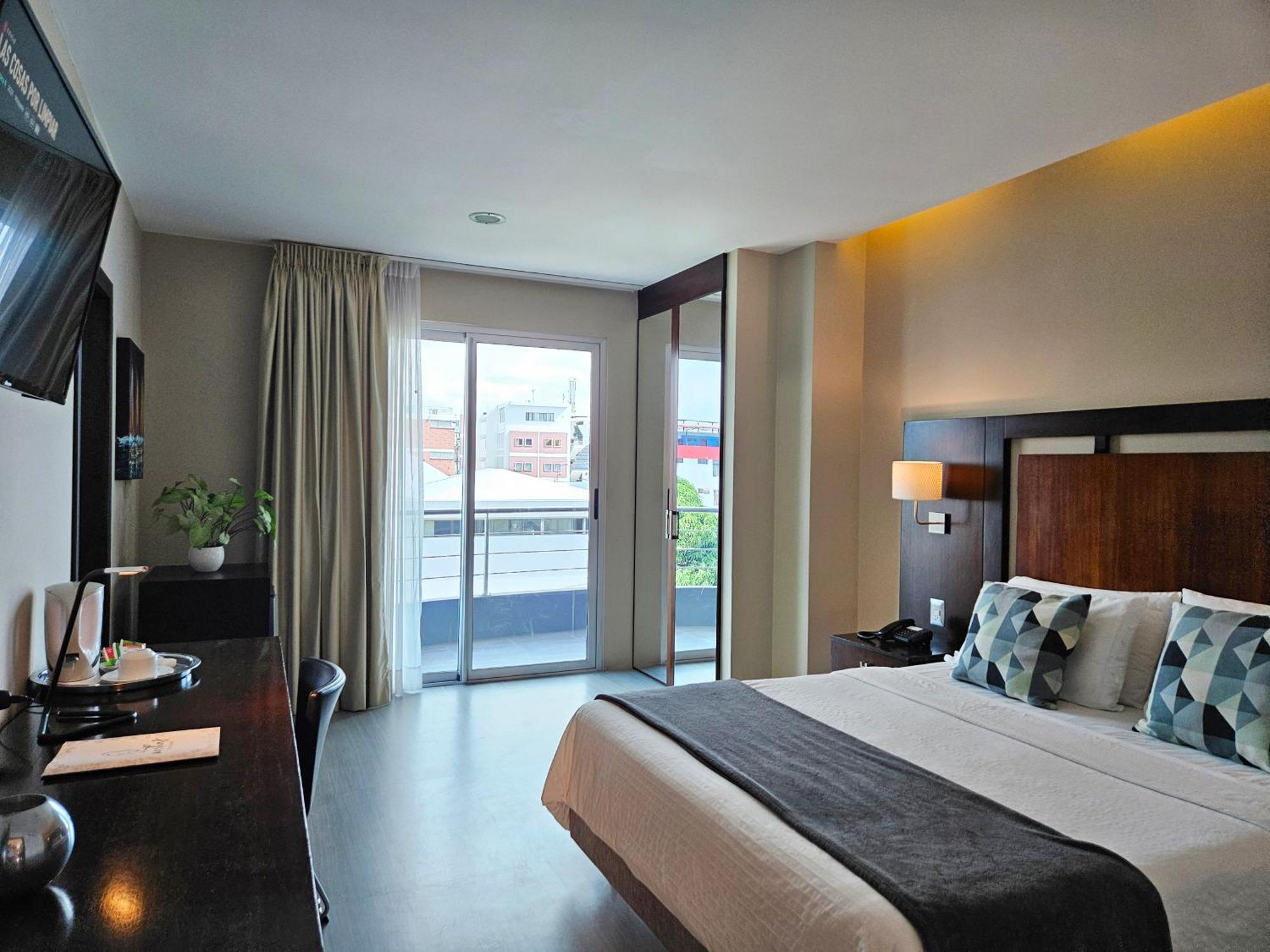 Hotel Perla Spondylus Manta Buitenkant foto